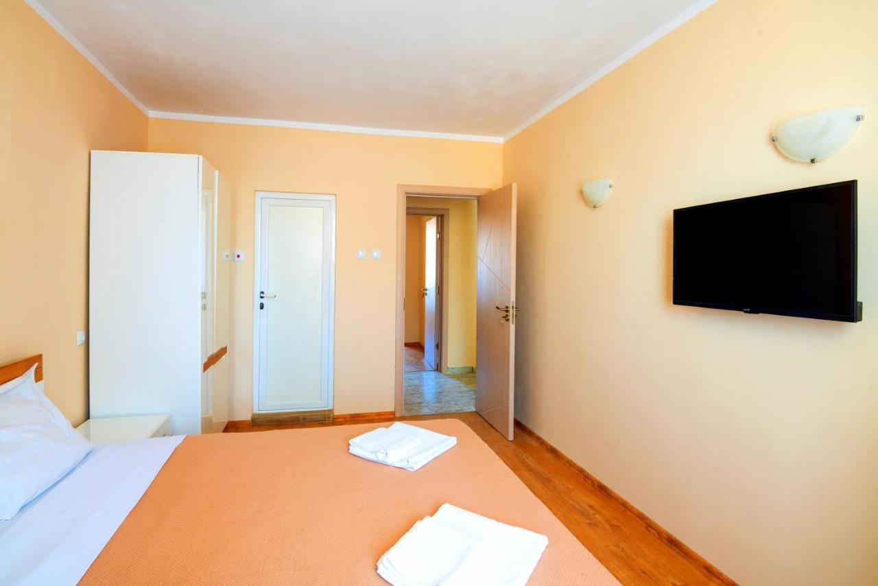 Hotel House With Garden Pomorie Esterno foto
