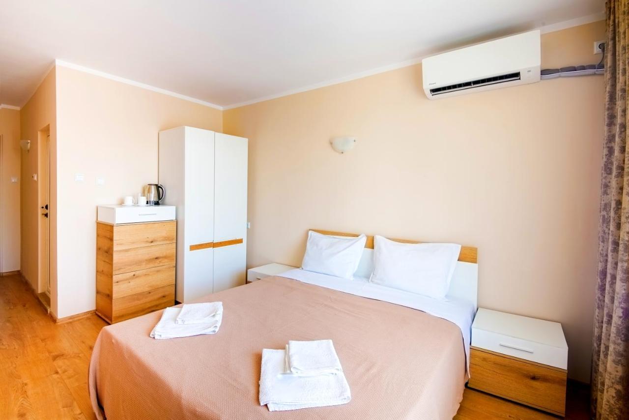 Hotel House With Garden Pomorie Esterno foto